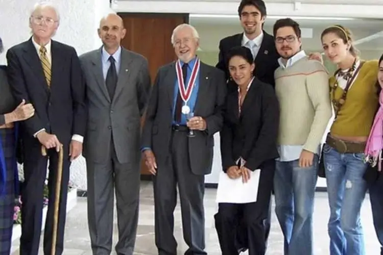 Tomás José Sanabria: MEDALLA ATTOLLINI 2006