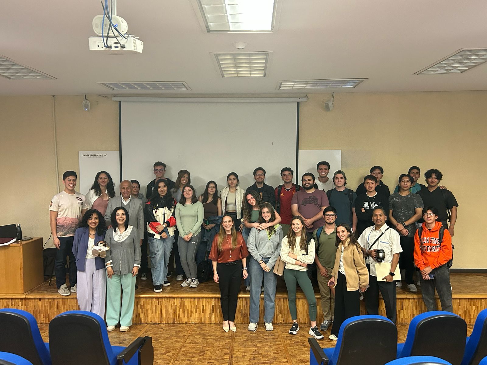 Día de la Mujer 2025: Mentorías para impulsar el crecimiento profesional  