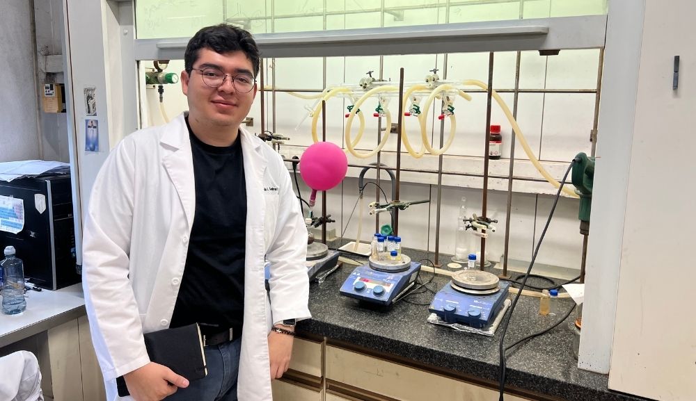 Emilio Iván Sandoval viajó a la Universidad Complutense de Madrid