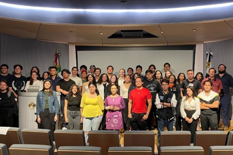 PLÁTICAS WATT:  HISTORIA ELECTRÓNICA Y LA DECODIFICACIÓN DEL CORAZÓN