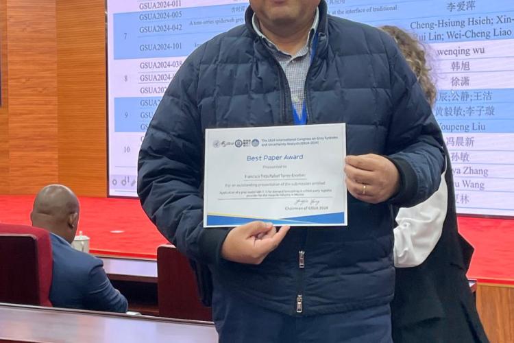Obtiene reconocimiento a mejor artículo de investigación presentado en Congreso Internacional en China