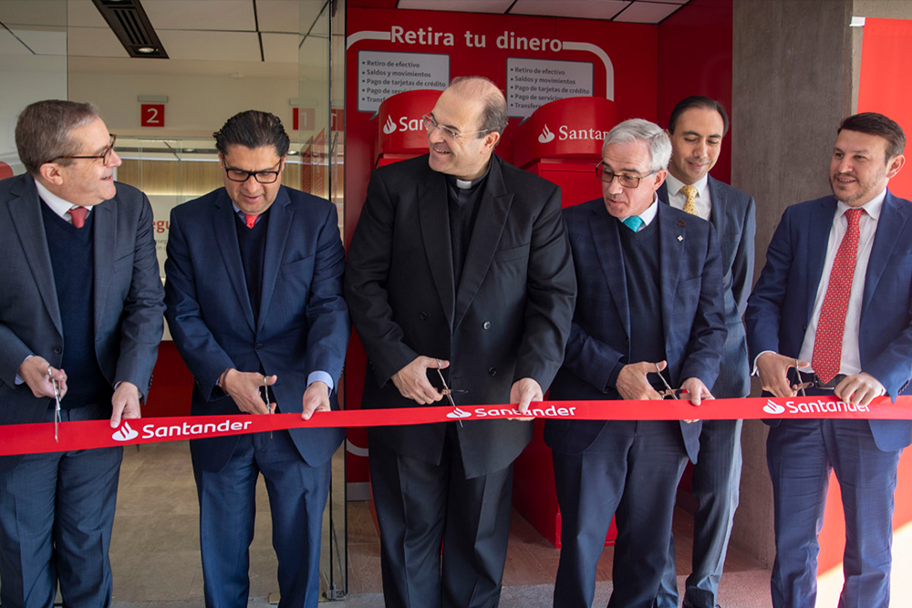 Inauguración de la Sucursal de Banco Santander