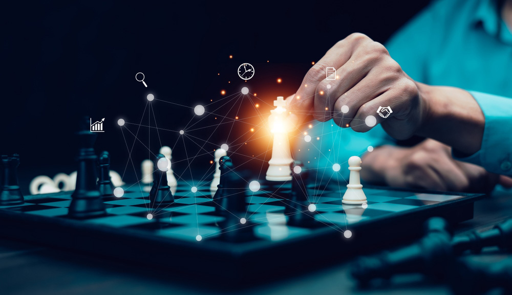 Descubre cómo los principios estratégicos del ajedrez se reflejan en la toma de decisiones actuariales