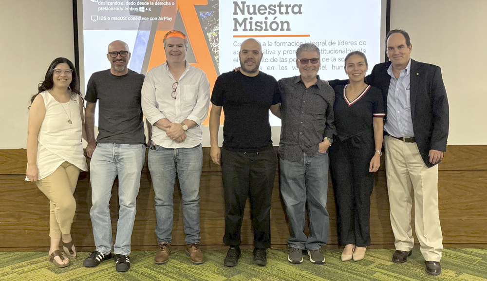 Alumnos de Diseño Gráfico participan en el Calabozo de Diseño 