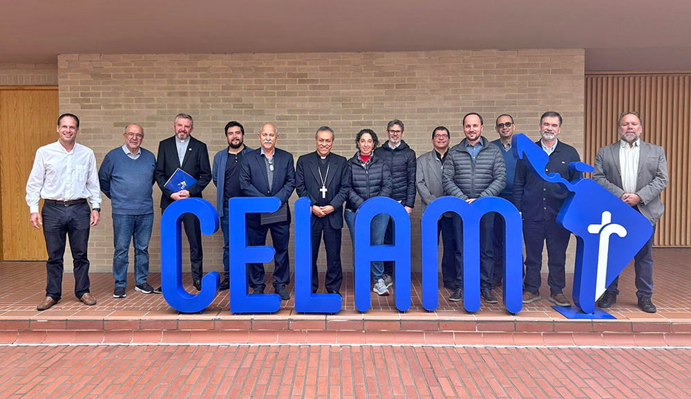 María Elizabeth de los Ríos, presente en la entrega de informe sobre IA con enfoque ético y bioético al CELAM