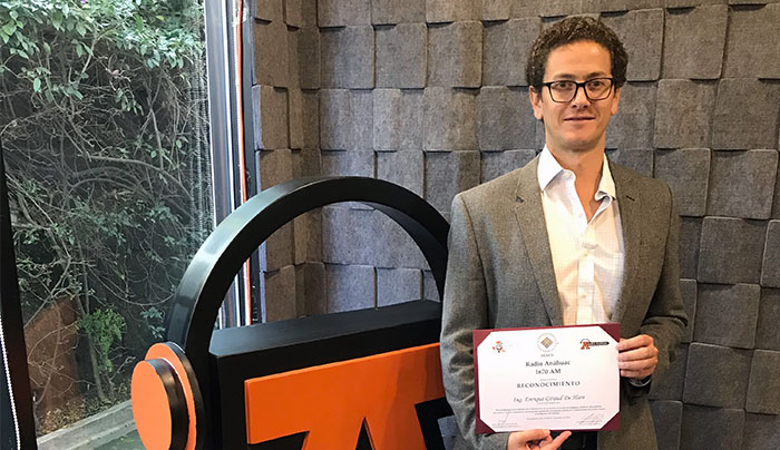  CEO de Fujifilm México visita las cabinas de Radio Anáhuac