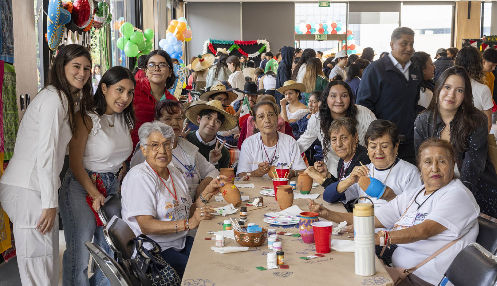 Celebramos ASUA por los Grandes con fiesta mexicana