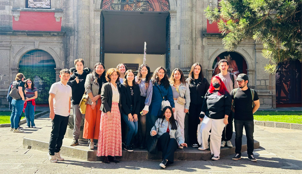 Alumnos participan en visita guiada al Museo Nacional de las Culturas del Mundo