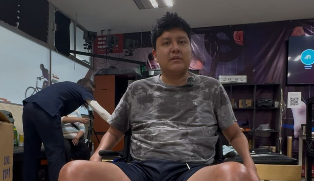 Donadores anónimos entregan sillas de ruedas a pacientes con lesión medular 