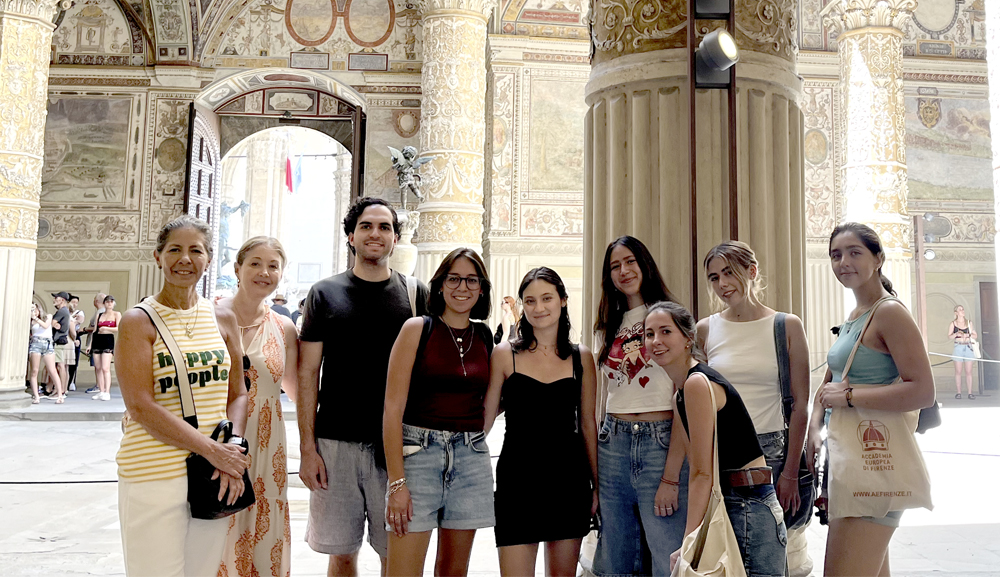 Alumnos de Diseño viven una experiencia académica y cultural en Florencia