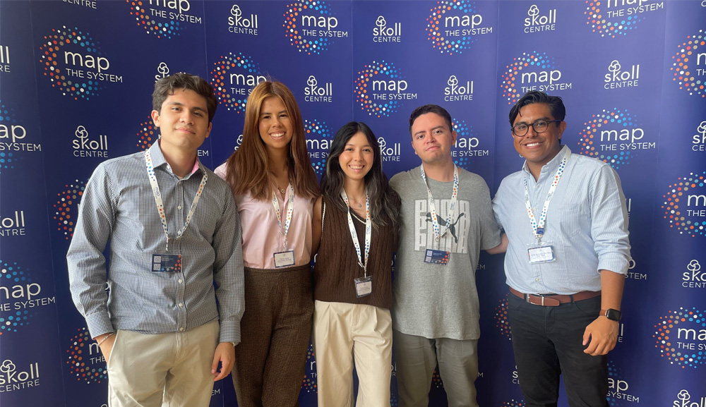 Alumnos representan a la Anáhuac en la final global de Map the System en Oxford