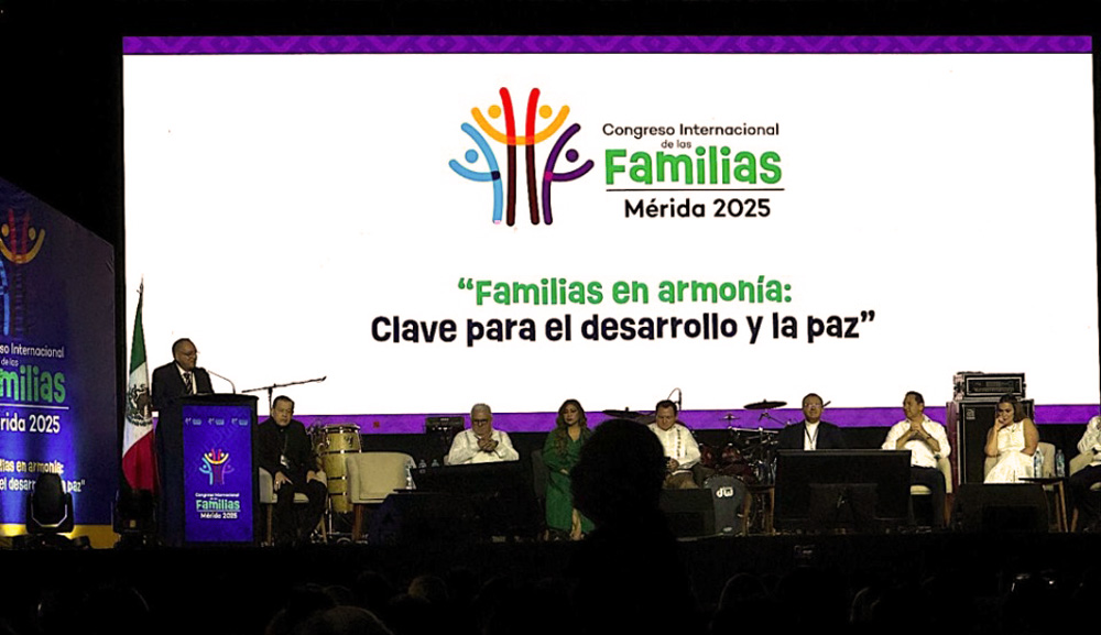 Integrantes de la Licenciatura en Desarrollo Humano y Familiar asisten al Congreso Internacional de las Familias 2025