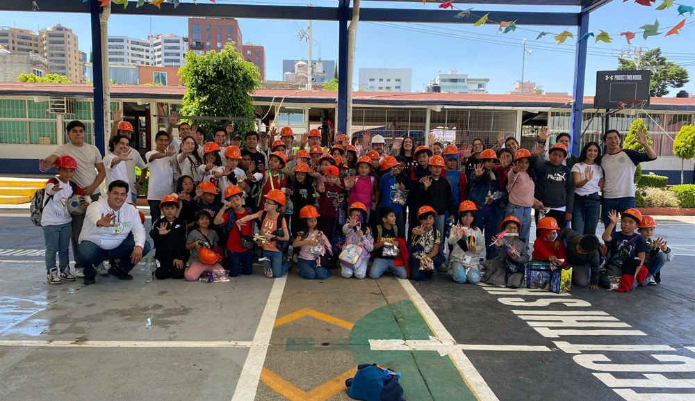 Alumnos de ASUA Ingeniería realizan con éxito “Inge X 1 día”