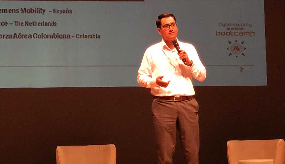 Jesús Coquis promueve los derechos de los usuarios en los servicios de telecomunicaciones