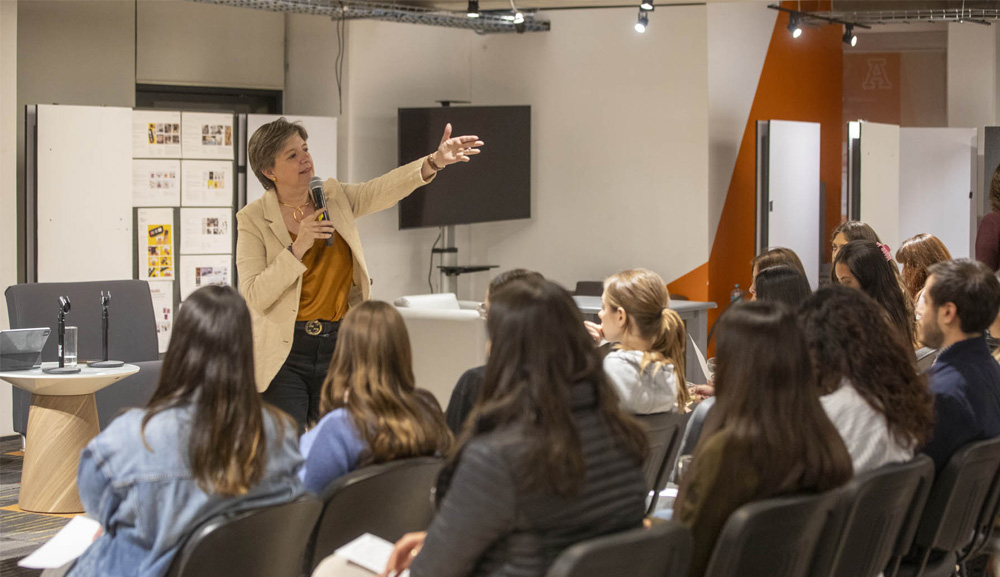 Alumnos de posgrado reflexionan en Círculo Newman sobre la diferencia entre pensar y cómo pensamos