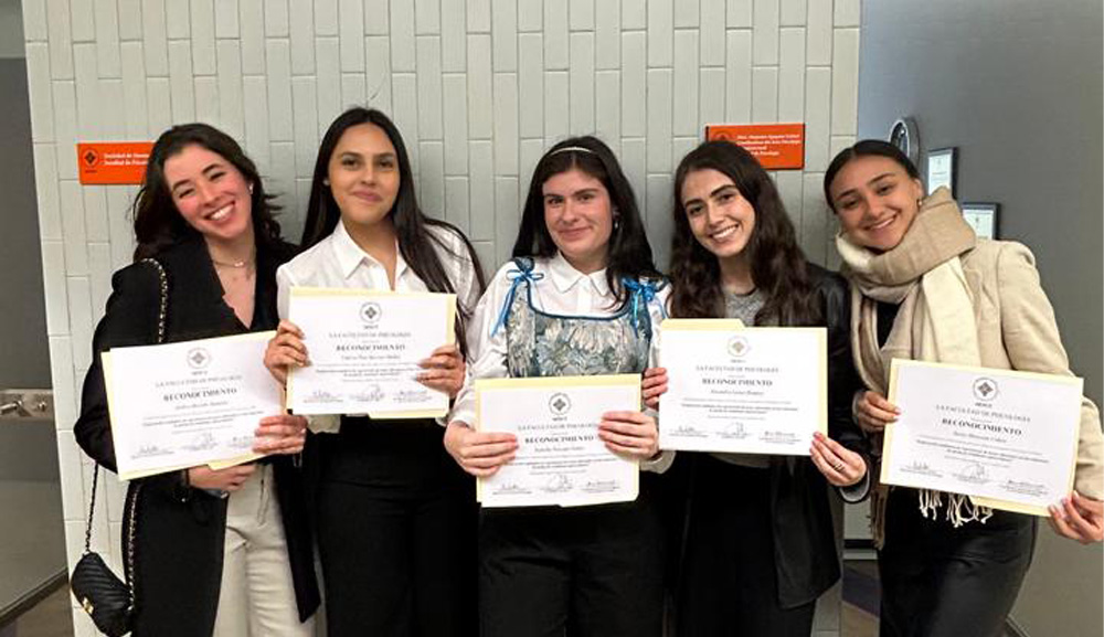 Egresadas de la Facultad de Psicología publican investigación sobre acoso cibernético