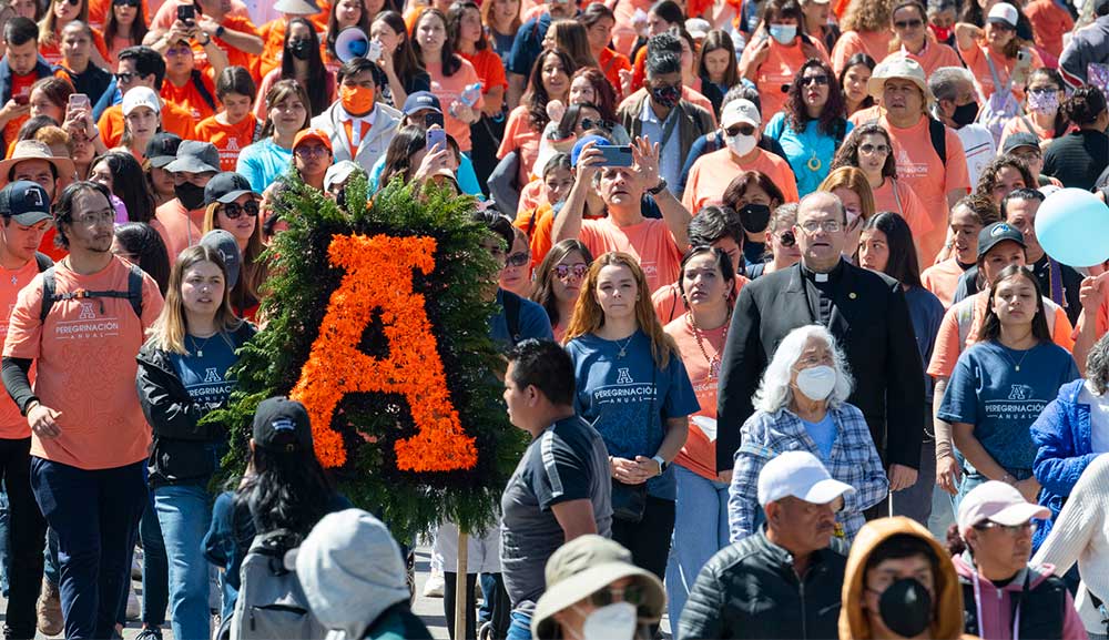 Los peregrinos Anáhuac llevan sus intenciones a la Basílica de Guadalupe&nbsp;