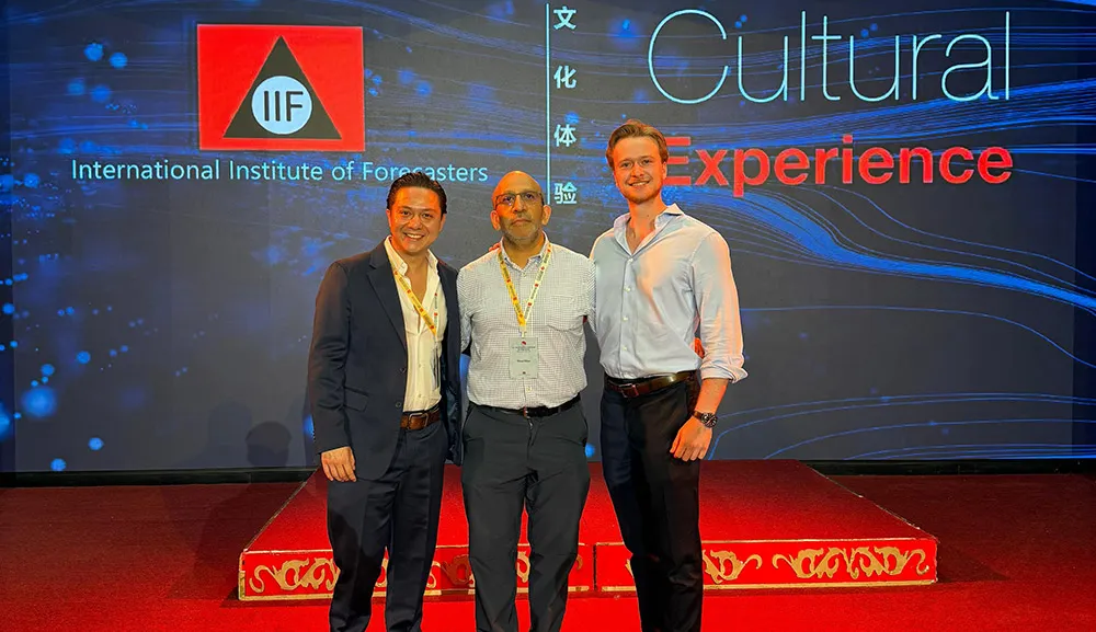 Facultad de Ciencias Actuariales, presente en el International Symposium on Forecasting 2025