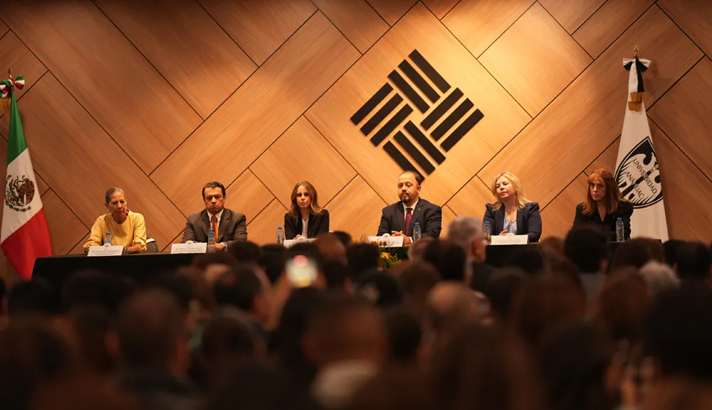 Reconocemos a egresados del Centro de Educación Continua