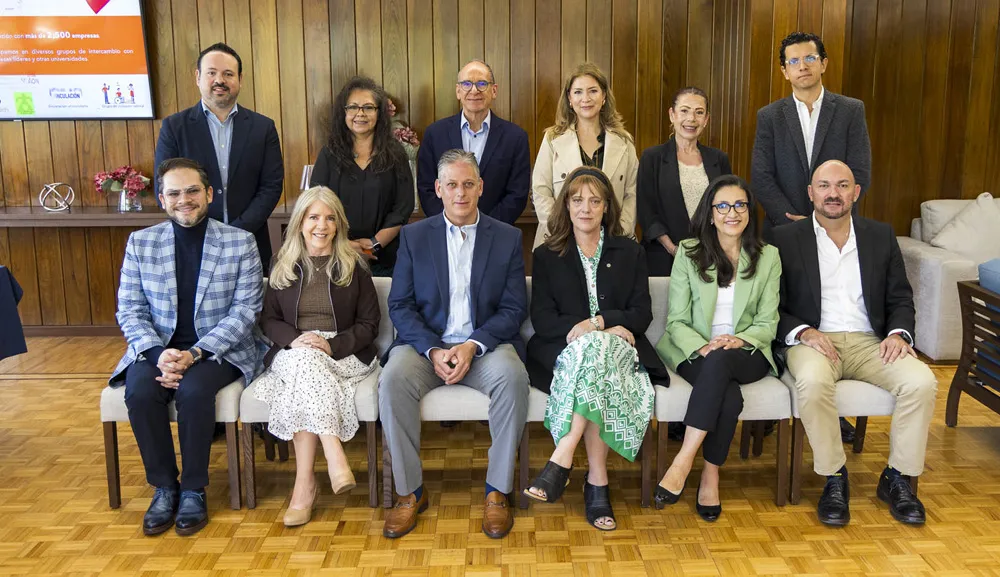 Impulsamos la formación de talento profesional mediante la alianza con PwC