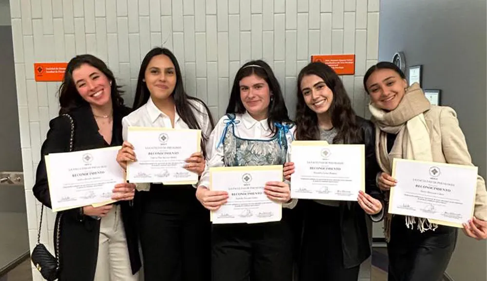Egresadas de la Facultad de Psicología publican investigación sobre acoso cibernético